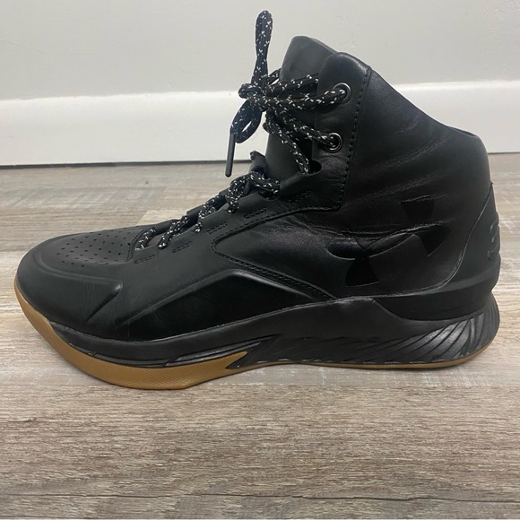 Under Armour Men’s Curry 1 Lux Mid Leather Black Gum Bball Shoes-size 8